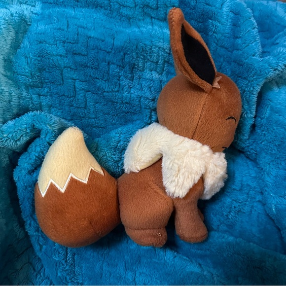 POKEMON Eevee plush! - Picture 2 of 6